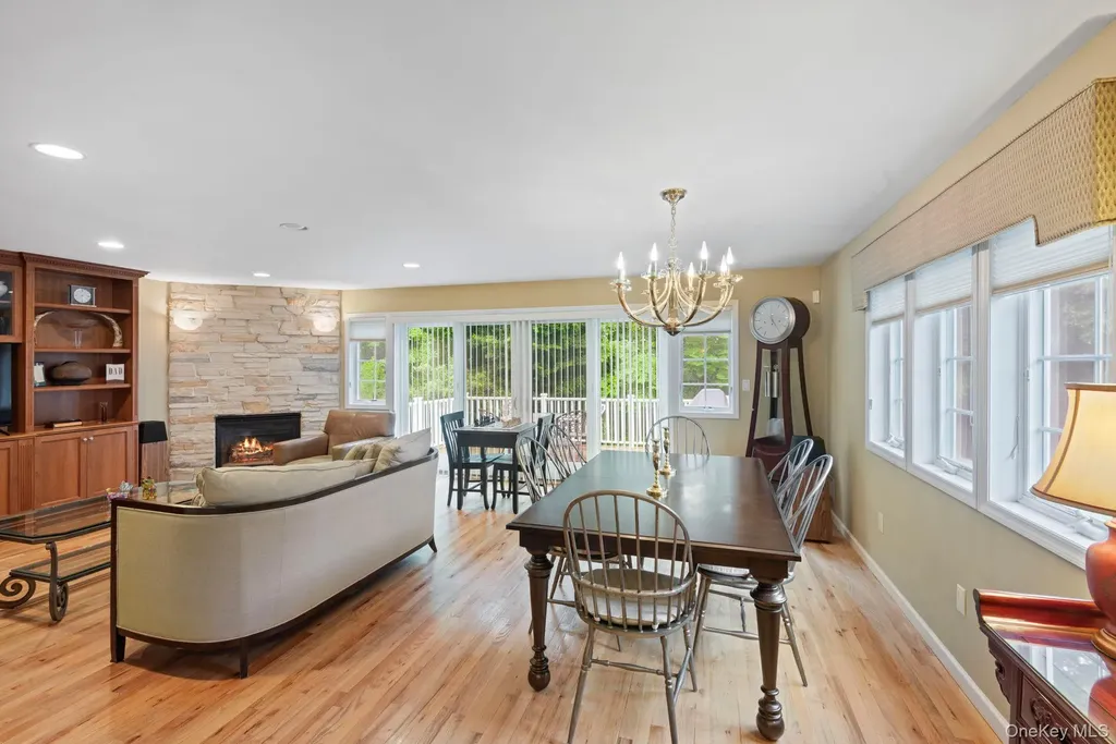 16 Lindbergh Circle Huntington NY 11743