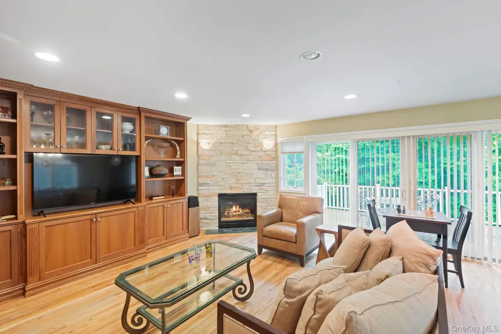 16 Lindbergh Circle Huntington NY 11743