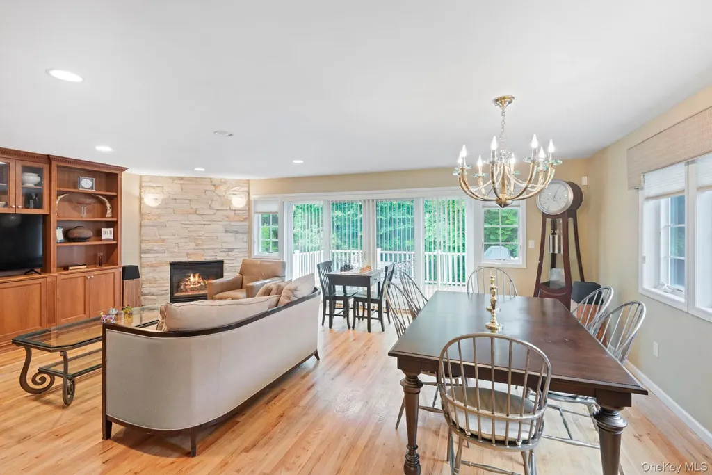 16 Lindbergh Circle Huntington NY 11743