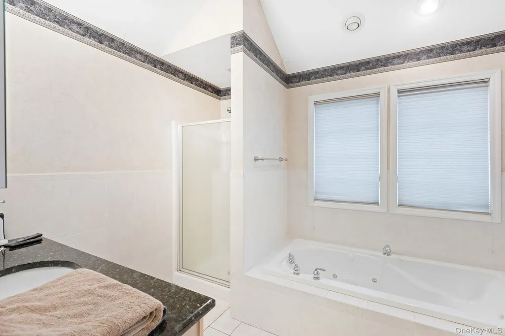 16 Lindbergh Circle Huntington NY 11743