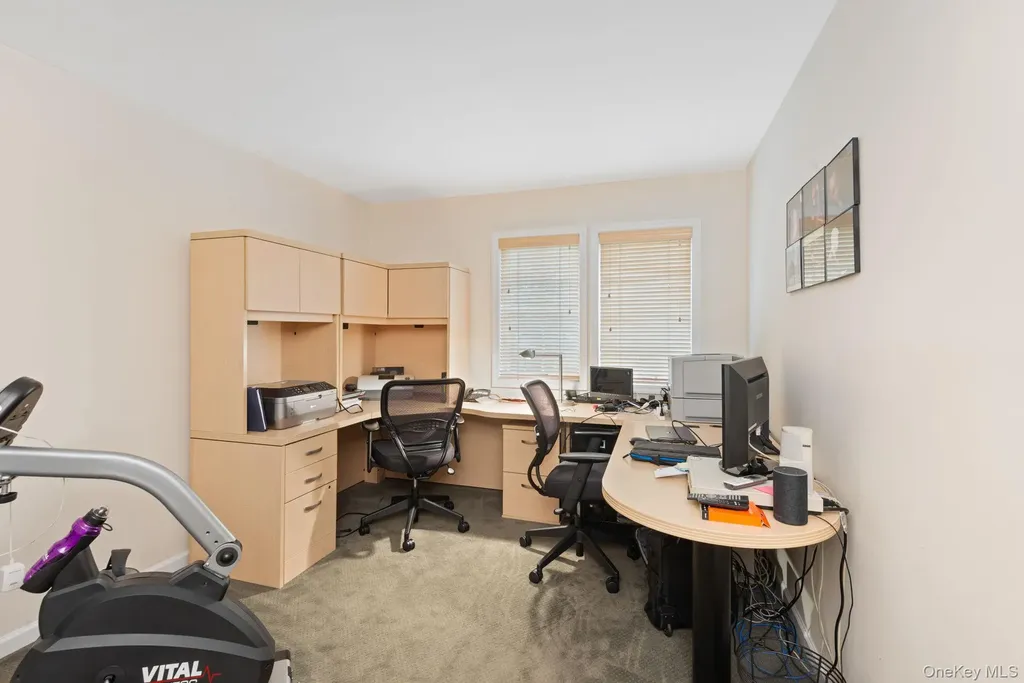 16 Lindbergh Circle Huntington NY 11743