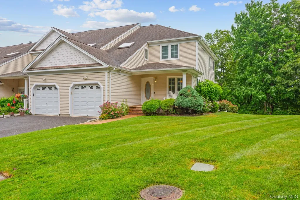 16 Lindbergh Circle Huntington NY 11743