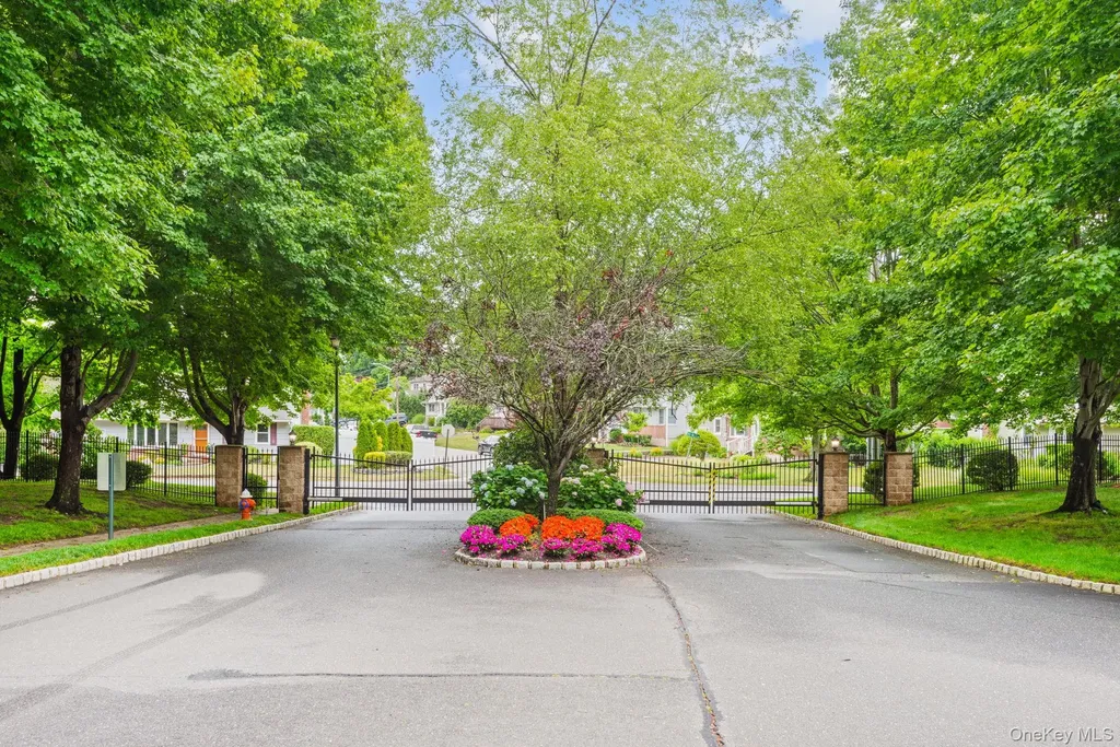 16 Lindbergh Circle Huntington NY 11743