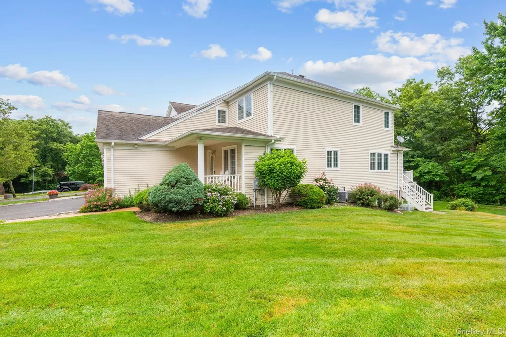 16 Lindbergh Circle Huntington NY 11743