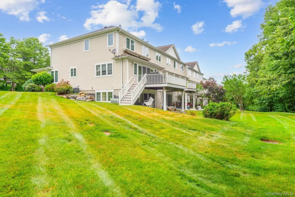 16 Lindbergh Circle Huntington NY 11743