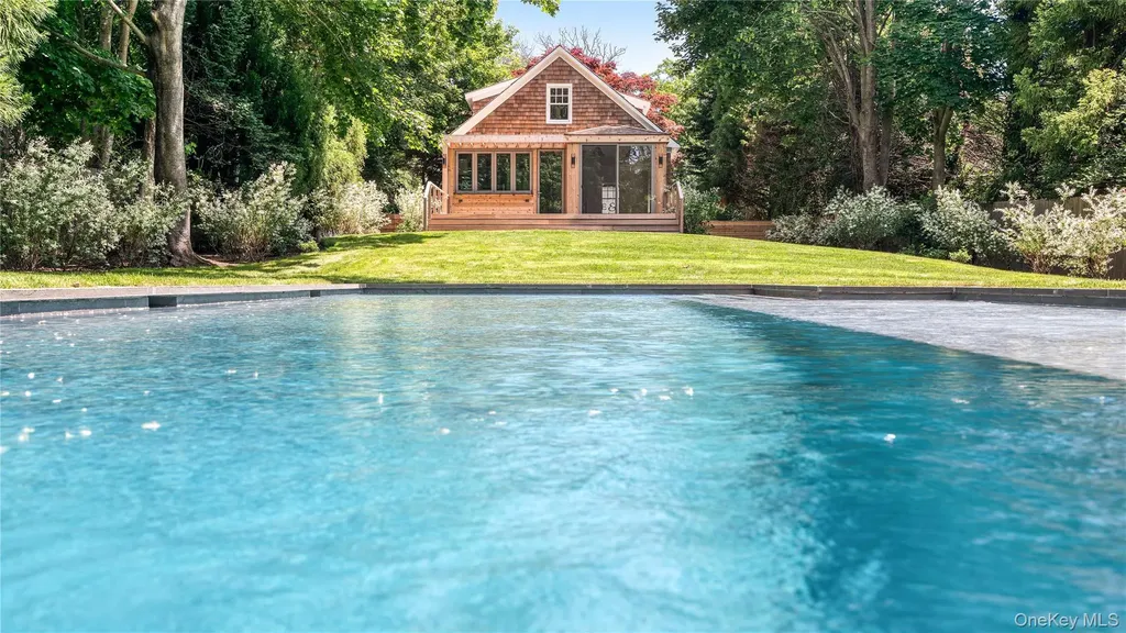 149 Accabonac Road East Hampton NY 11937