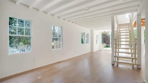 149 Accabonac Road East Hampton NY 11937
