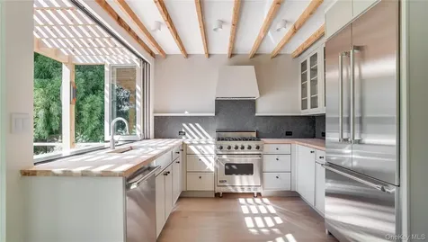 149 Accabonac Road East Hampton NY 11937
