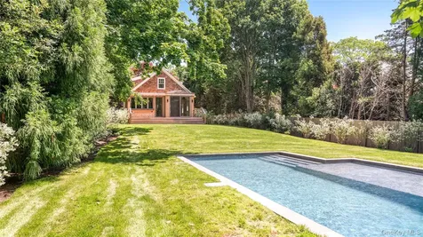 149 Accabonac Road East Hampton NY 11937