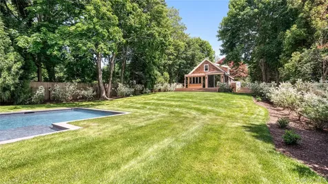 149 Accabonac Road East Hampton NY 11937