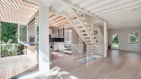 149 Accabonac Road East Hampton NY 11937