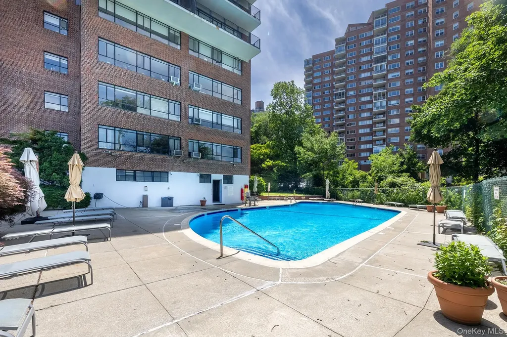 2727 Palisade Avenue Bronx NY 10463