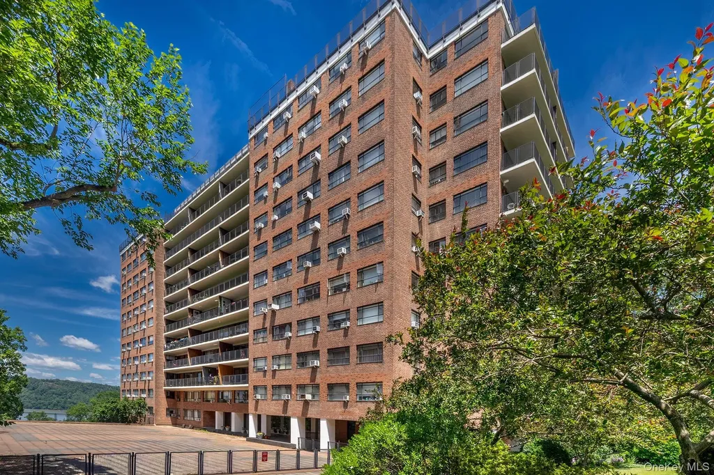 2727 Palisade Avenue Bronx NY 10463