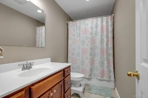 146 Melville Road Farmingdale NY 11735