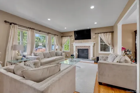 146 Melville Road Farmingdale NY 11735