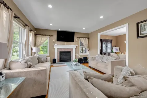 146 Melville Road Farmingdale NY 11735
