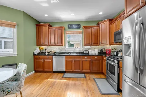 146 Melville Road Farmingdale NY 11735