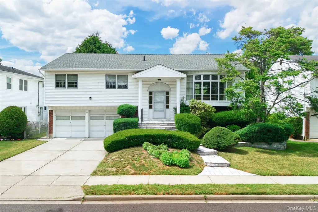 726 University Street Valley Stream NY 11581