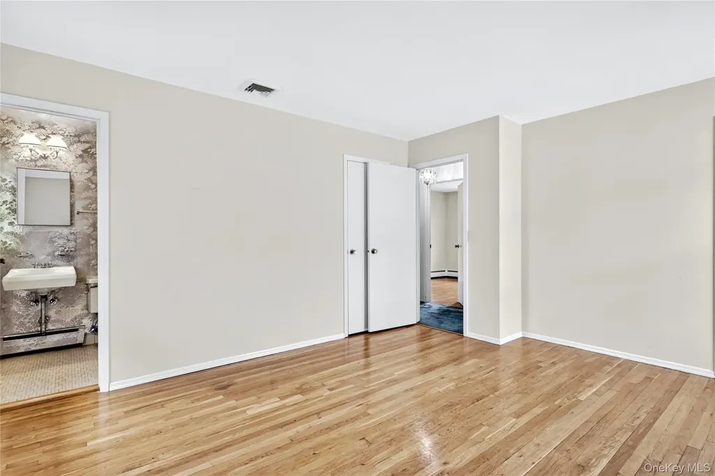 726 University Street Valley Stream NY 11581