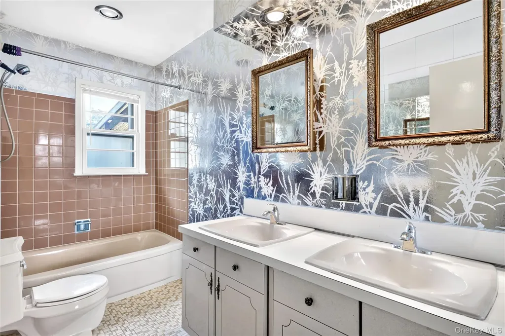 726 University Street Valley Stream NY 11581