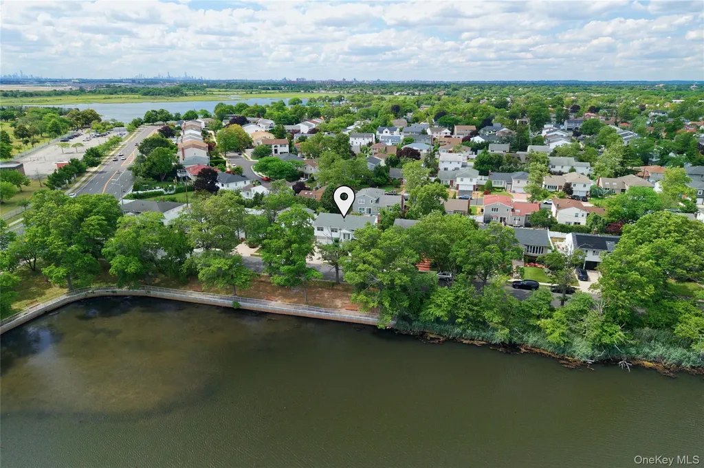 726 University Street Valley Stream NY 11581