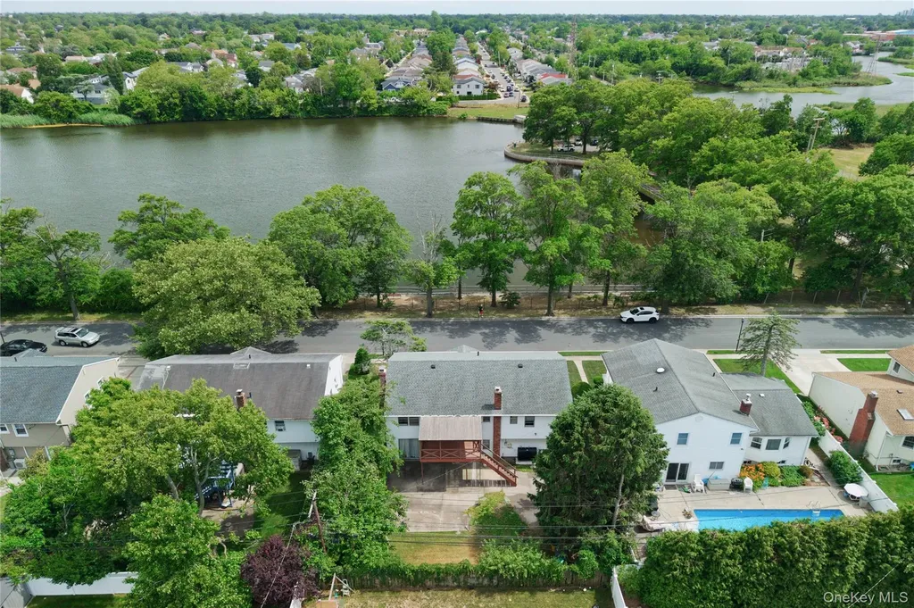 726 University Street Valley Stream NY 11581