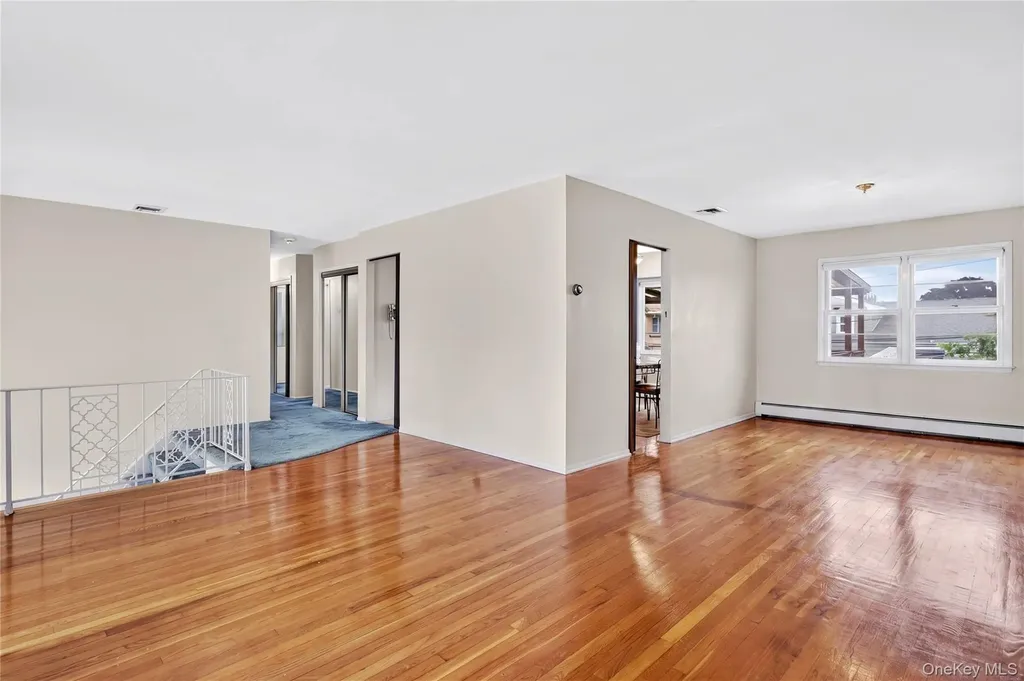 726 University Street Valley Stream NY 11581