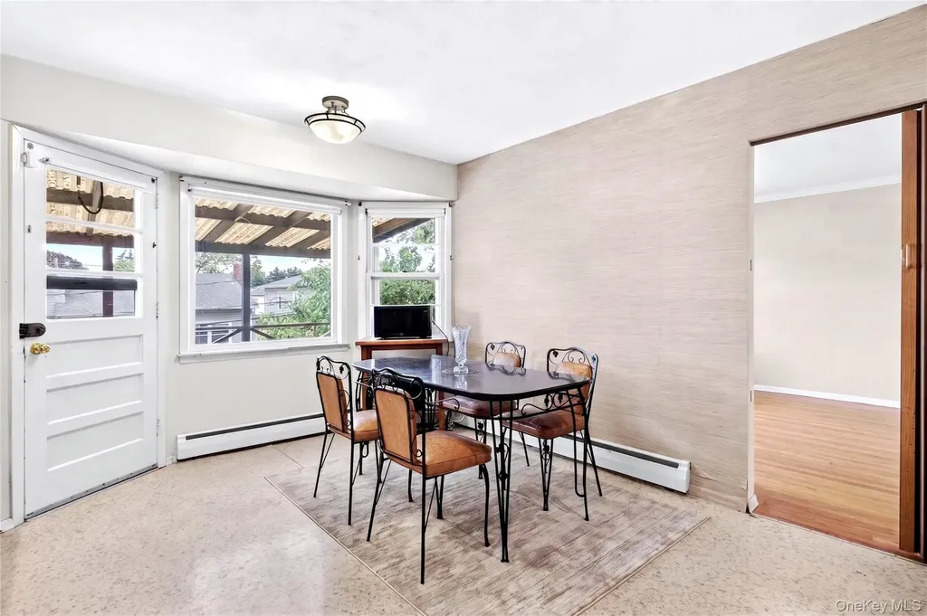 726 University Street Valley Stream NY 11581