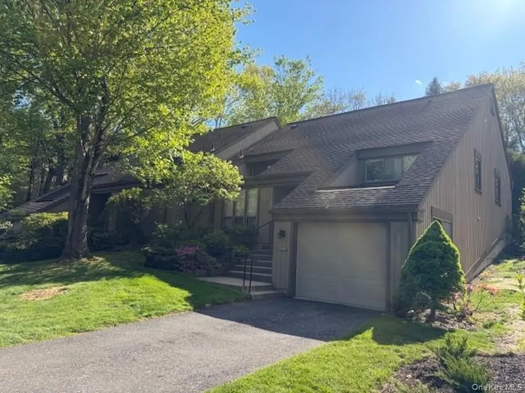 374 Heritage Hills Somers NY 10589