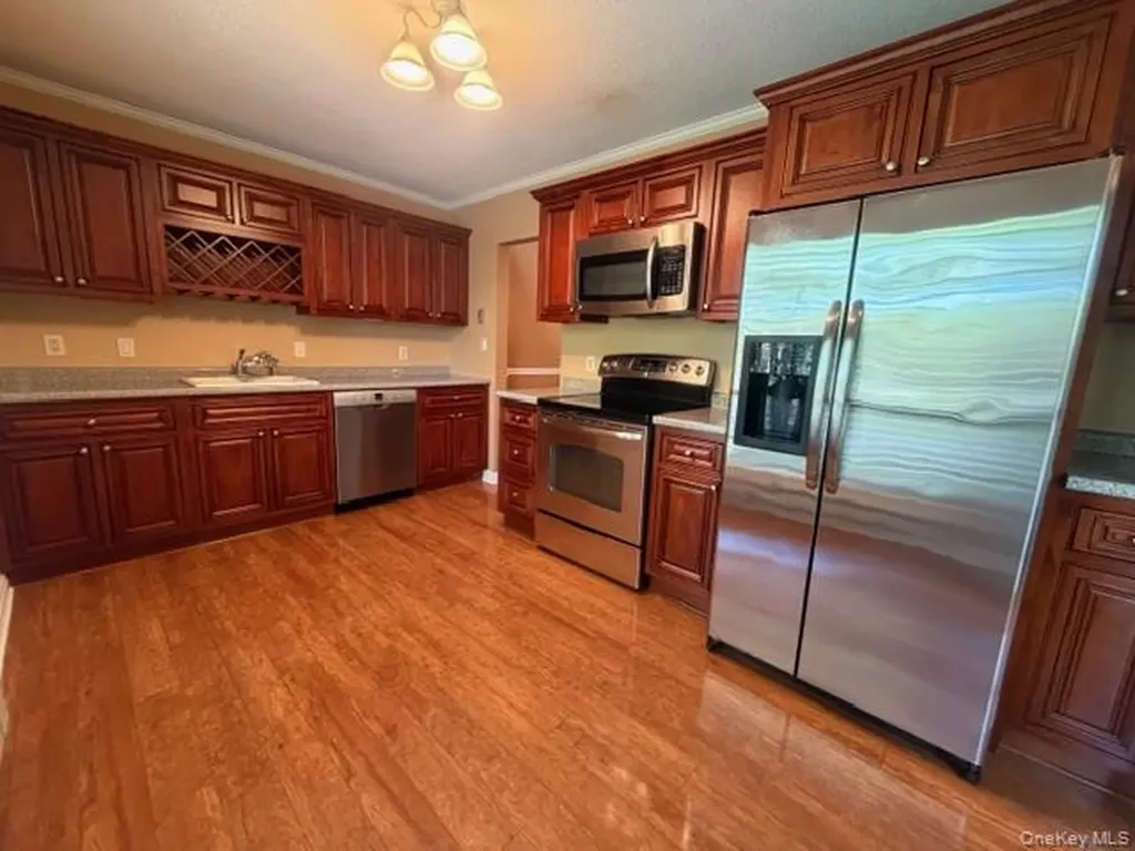 374 Heritage Hills Somers NY 10589