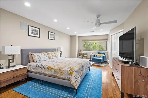 17 Top Of The Ridge Mamaroneck NY 10543