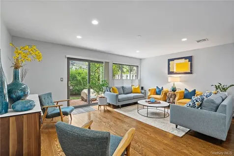 17 Top Of The Ridge Mamaroneck NY 10543