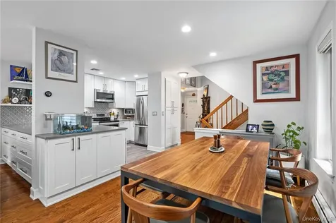 17 Top Of The Ridge Mamaroneck NY 10543