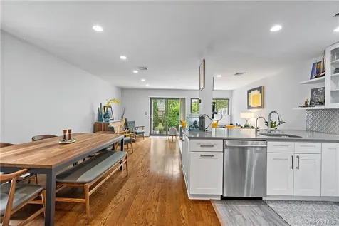 17 Top Of The Ridge Mamaroneck NY 10543