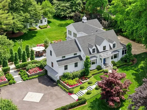 1920 Midlane Muttontown NY 11791