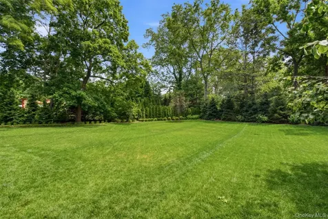 1920 Midlane Muttontown NY 11791