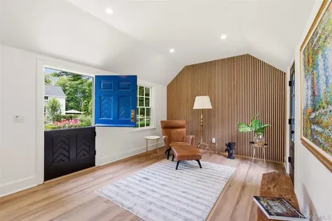 1920 Midlane Muttontown NY 11791