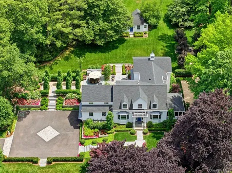 1920 Midlane Muttontown NY 11791