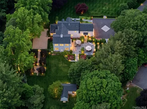 1920 Midlane Muttontown NY 11791