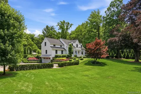 1920 Midlane Muttontown NY 11791