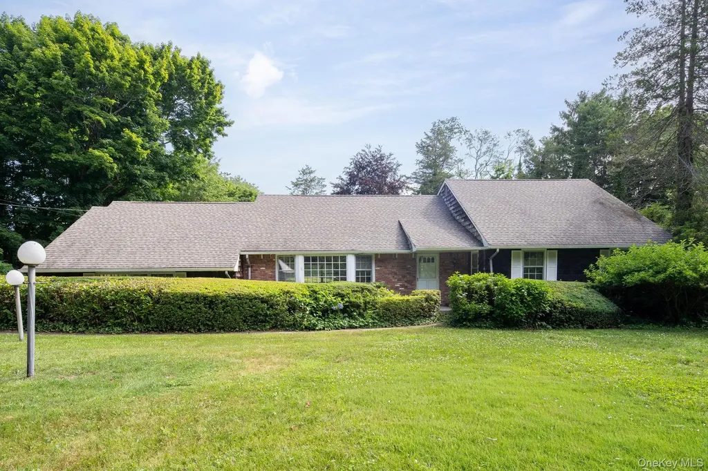209 Southdown Road Lloyd Harbor NY 11743