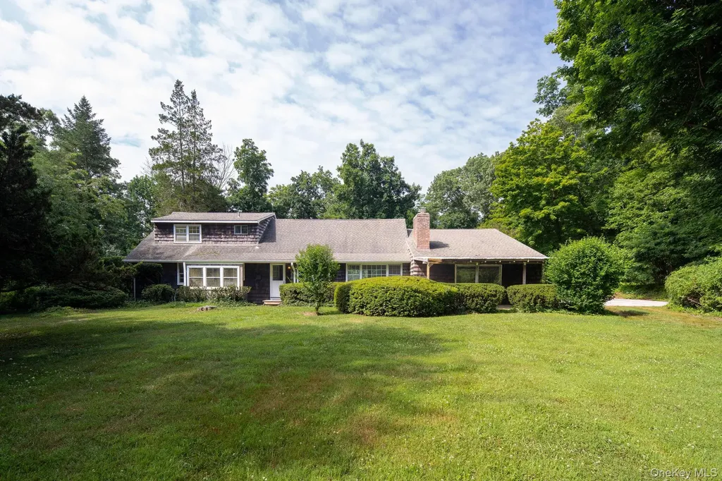 209 Southdown Road Lloyd Harbor NY 11743