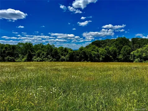 513 Rossway Road Pleasant Valley NY 12569