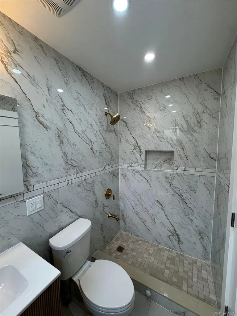 102-15 215th Street Queens Village NY 11429