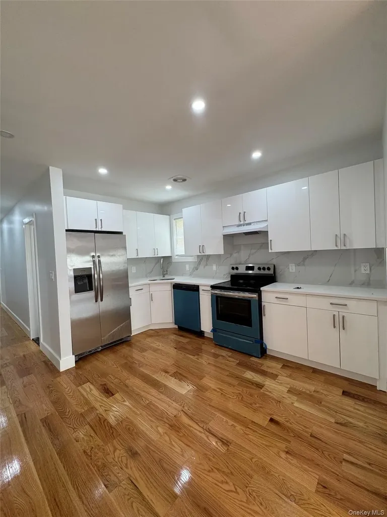 102-15 215th Street Queens Village NY 11429