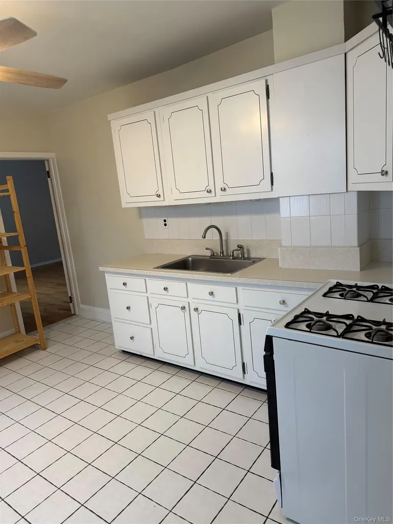 7 Chestnut Street Westbury NY 11590