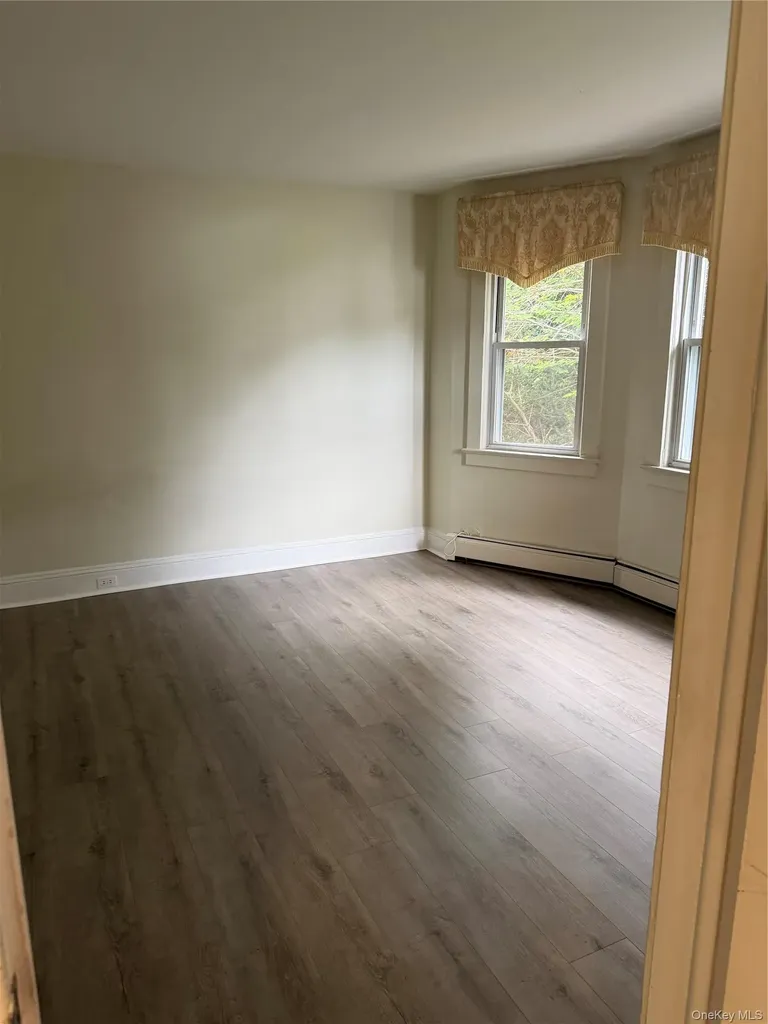 7 Chestnut Street Westbury NY 11590