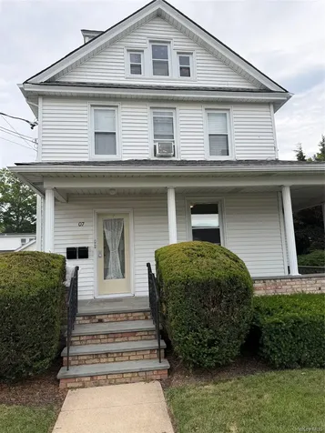 7 Chestnut Street Westbury NY 11590