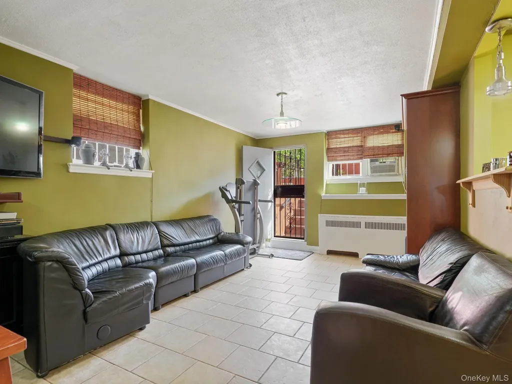 4450 Matilda Avenue Bronx NY 10470