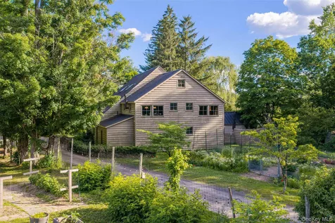 1389 Route 212 Saugerties NY 12477